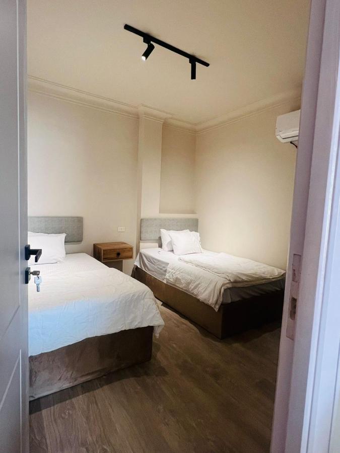 Unique 2 Bed 7 Apartment
